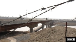 Мост через реку Пяндж на таджикско-афганской границе. Архивное фото