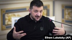 Президент України Володимир Зеленський під час інтерв'ю Associated Press. Київ, 1 лютого 2025 року