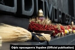 Меморіал жертвам Голодомору 1932-1933 років в Україні. Вашингтон, США