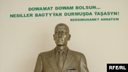 A statue of the grandfather of Turkmen President Gurbanguly Berdymukhammedov in Yzgant