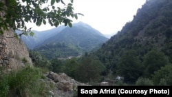 تیرا د افغانستان ننګرهار ولایت سره پر پوله پرته ده ـ پخوانی انځور.