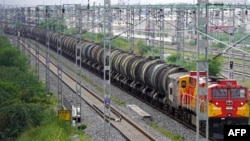 Очікується, що російська нафта майже повністю зникне з індійських нафтопереробних заводів через нові санкції США проти російських нафтових гігантів