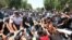 Полиция разгоняет оставшихся на проспекте Баграмяна демонстрантов, Ереван, 6 июля 2015 г.