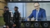 Un panou electoral al liderului CDU, Friedrich Merz, la Oberhausen, în vestul Germaniei. El este cotat primul în sondaje pentru a prelua funcția de cancelar.