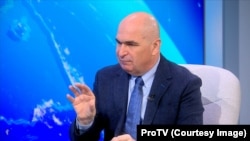 Premierul Ilie Bolojan anunță interzicerea cumulului pensiei speciale cu salariul la stat.