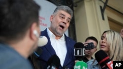 Premierul Marcel Ciolacu, vorbindu-le jurnaliștilor la sediul PSD, după ce și-a anunțat demisia, pe 5 mai 2025