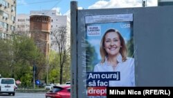 În România, pe 4/18 mai 2025 au loc alegeri prezidențiale. Pe buletinele de vot sunt vor apărea 11 candidați, inclusiv Elena Lasconi, chiar și în eventualitatea că va decide să se retragă din cursă până la urmă, așa cum îi cere partidul - USR. 