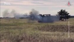 Украина: Карапайым тургундар эки оттун ортосунда калды 