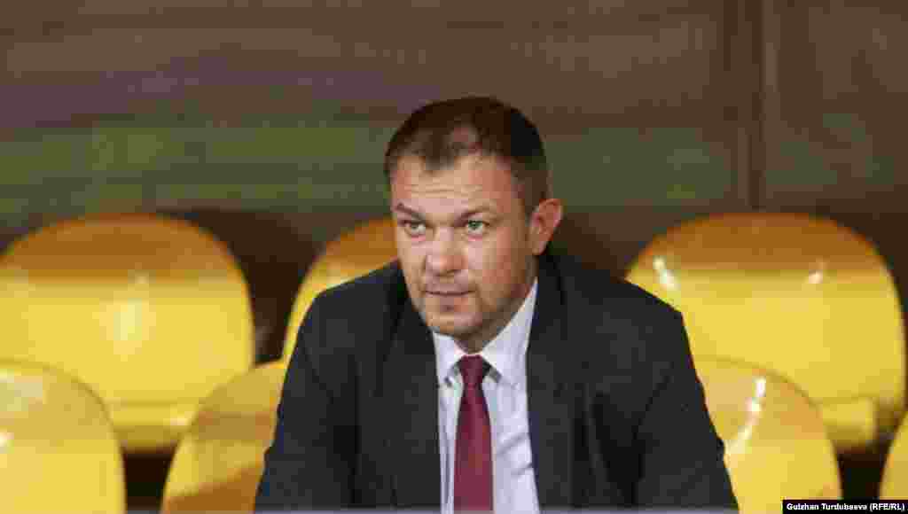 Кыргызстандын футбол боюнча улуттук курама командасынын башкы машыктыруучусу Александр Крестинин беттештин жыйынтыгы тууралуу төмөнкүдөй пикирин айтты: "Кооптуу учурларды көп жараттык. Албетте, техникалык жактан жана чабуулду ишке ашырууда бир аз маселе бар. Бирок, жигиттер - азаматтар, алар оюнга коюлган пландарды аткарышты. Ага кошумча, бул оюн кээ бир оюнчулар үчүн дебюттук матч болду, аларды куттуктагым келет", - деди Крестинин.&nbsp; &nbsp;