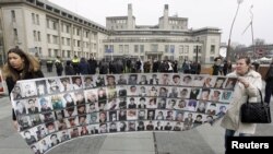 Porodice žrtava genocida i zločina iz BiH pred Haškim tribunalom na dan izricanja presude Radovanu Karadžiću