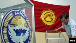 Подготовка к выборам. 21 июля 2009 года. Иллюстративное фото. 