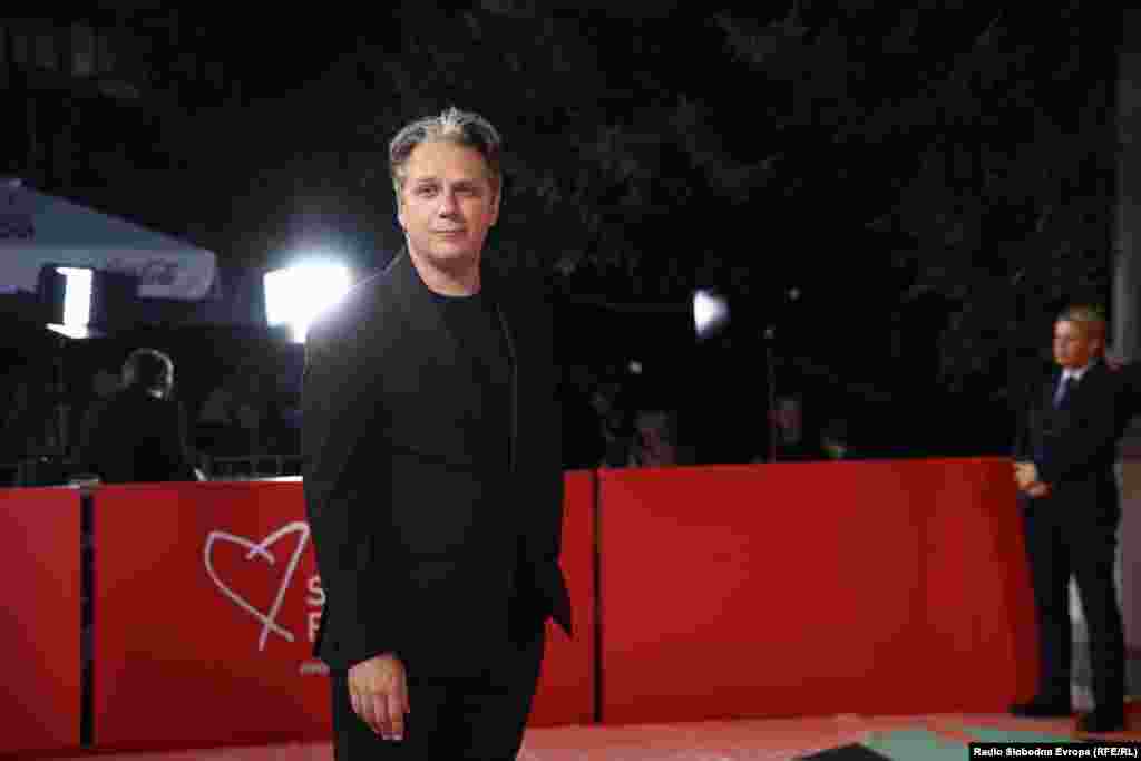 Srpski glumac Dragan Mićanović na Crvenom tepihu tokom ceremonija otvaranja 31. SFF-a. 