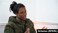 فرانک داریو یاروسای مانفوگا که در جنگ به اسارت ارتش اوکراین درآمده با رادیو اروپای آزاد/رادیو آزادی صحبت می‌کند