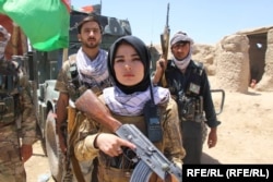 ავღანელი ქალი, რომელიც შეუერთდა თალიბანის წინააღმდეგ მებრძოლებს, ჯავზიანის პროვინცია