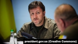 «За попередньою інформацією, ворог поцілив в обласний центр та передмістя чотирма ракетами С-300»