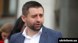 За його словами, цих питань «справді багато»