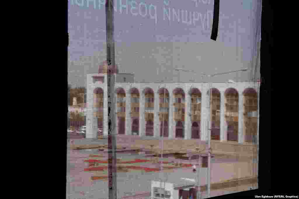 Эски прокуратура терезесинен "Ала-Тоо" аянтынын көрүнүшү.