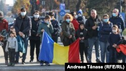 Aderarea României la OCDE reprezintă o restanță a clasei politice, alături de aderarea la spațiul Schengen. Imagine de la 1 Decembrie, ziua în care politicienii vorbesc în fiecare an despre idealurile naționale și marile obiective. 