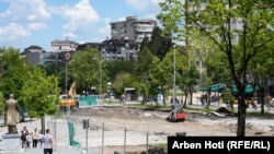 Punimet në sheshin "Xhorxh Bush", në Prishtinë.