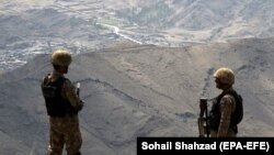 پاکستاني پوځيان په خیبر کې - انځور له ارشیفه