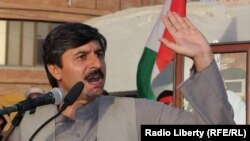 عثمان کاکړ د جون پر ۱۷ په کور کې بېهوښه موندل شوی وو او د هماغې میاشت پر ۲۱مه ومړ - د ارشیف انځور. 