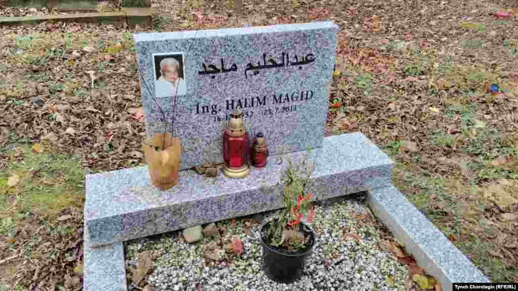 Чехиянын борбору Прагадагы Олшанска көрүстөнүндө. 28.11.2017.