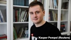 Слідчий комітет звинувачує Степана Путила (на фото) і Романа Протасевича за трьома кримінальними статтями: організація масових заворушень; організація дій, що грубо порушують громадський порядок; розпалювання соціальної ненависті за професійною належністю