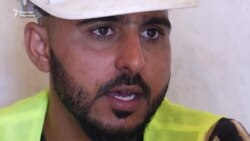 "Индиядан, Пакистандан келгендер жумалап кезек күтүшөт". Мигранттардын мыйзамдашуу маселеси  