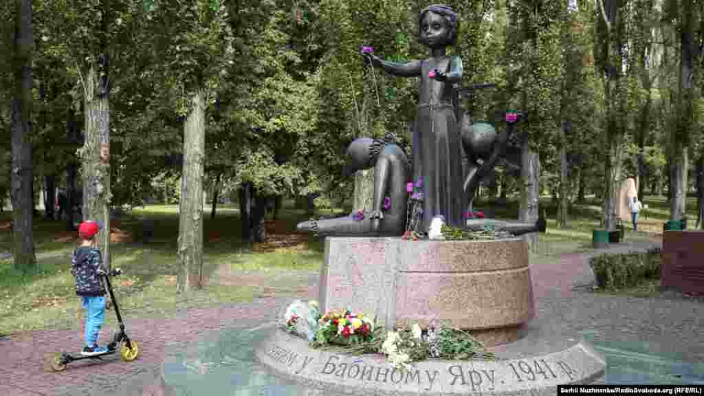 Пам'ятник знищеним у Бабиному Яру дітям