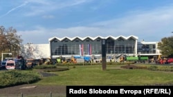 Železnička stanica u Novom Sadu nakon obrušavanja više tona teške betonske nadstrešnice ispod koje je stradalo 16, a teško povređena jedna osoba, 1. novembar 2024.