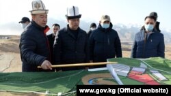 Садыр Жапаров «Жогорку Нарын ГЭС каскады» ишканасына барды. 2020-жылдын 9-ноябры. 