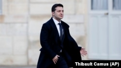 Зеленський (на фото) про Авакова: ми чекаємо на результат