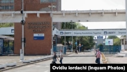 Principala poartă de acces în combinatul siderurgic Galați (imagine de arhivă).
