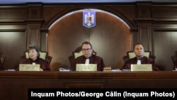 Judecătorilor CCR Valer Dorneanu, Mona Pivniceru și Daniel Morar le expiră mandatele anul acesta. În locul lor Camera Deputaților, Senatul și președintele vor numi alți judecători. Se va shimba echilibrul de forțe în CCR în noua conjunctură politică?