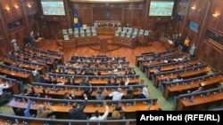 Deputetët duke votuar gjatë seancës konstituive të mbajtur më 28 gusht 2025.