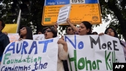 پاکستان کې د ښځو د وژنو پر ضد په بېلابېلو وختونو کې مظاهرې هم شوې دي - انځور له ارشیفه 