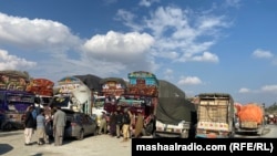 په کورمه کې د لاريو پر قافله په وار وار بريدونه شوي دي. پخوانی انځور