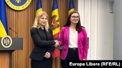 Negociatoarele șefe ale Ucrainei și R. Moldova pentru integrarea europeană, Olha Stefanișina și Cristina Gherasimov, după conferința lor de presă la Chișinău, pe 30 aprilie 2025