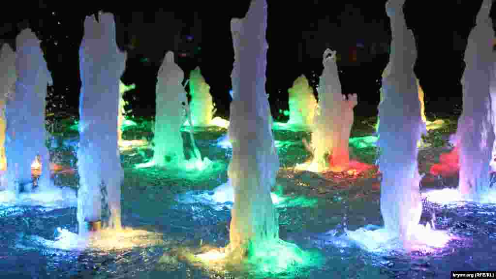 Светомузыкальный фонтан в парке Победы