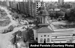 Biserica Olari, construită în 1758, mutată în septembrie 1982.