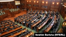 Prej mesit të prillit, seancat në Kuvendin e Kosovës nuk zgjasin më shumë se 2-3 minuta.