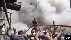 Փրկարարներն ու կամավորները պայթյունի վայրում որոնողական աշխատանքներ են իրականացնում, 14-ը օգոտժստոսի, 2022թ․