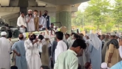 د خیبر پښتونخوا سرکاري ادارو کارکوونکو پېښور کې پرلت وهلی