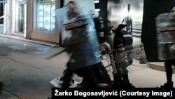 Hapšenje nedugo pošto se većina učesnika protesta razišla, Novi Sad, 14. avgust 2025.