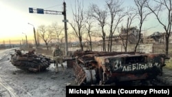 Білоруський доброволець Михайло «Вакула» (обличчя приховане з міркувань безпеки)