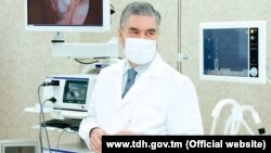 Президент Туркменистана Гурбангулы Бердымухамедов на церемонии открытия COVID центра в селе Ызгант, Ахалского велаята. Фото с вебсайта государственного информационного агентства ТДХ