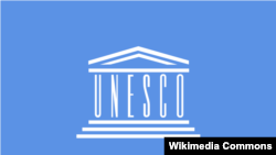 Цхьаьнакхеттачу Къаьмнийн Организаци - ЮНЕСКОн официала байракх
