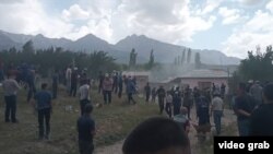 Ситуация на границе узбекского села Чашма анклава Сох и кыргызстанского села Чечме. 31 мая 2020 года.