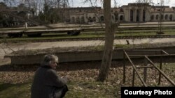 Тема восстановления сквозного железнодорожного движения всплывала в абхазских СМИ не раз. И с течением времени общество все больше утверждалось в отрицательном отношении к нему