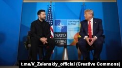 Volodimir Zelenski și Donald Trump, la summitul NATO de la Haga, din 25 iunie 2025